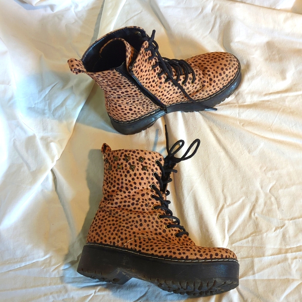 Animal print, studded, unionbay combat boots size 7